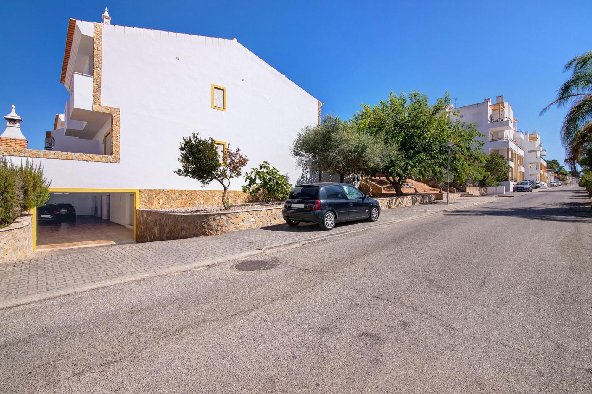 V2 A 400 M Da Da Falesia Holiday home *